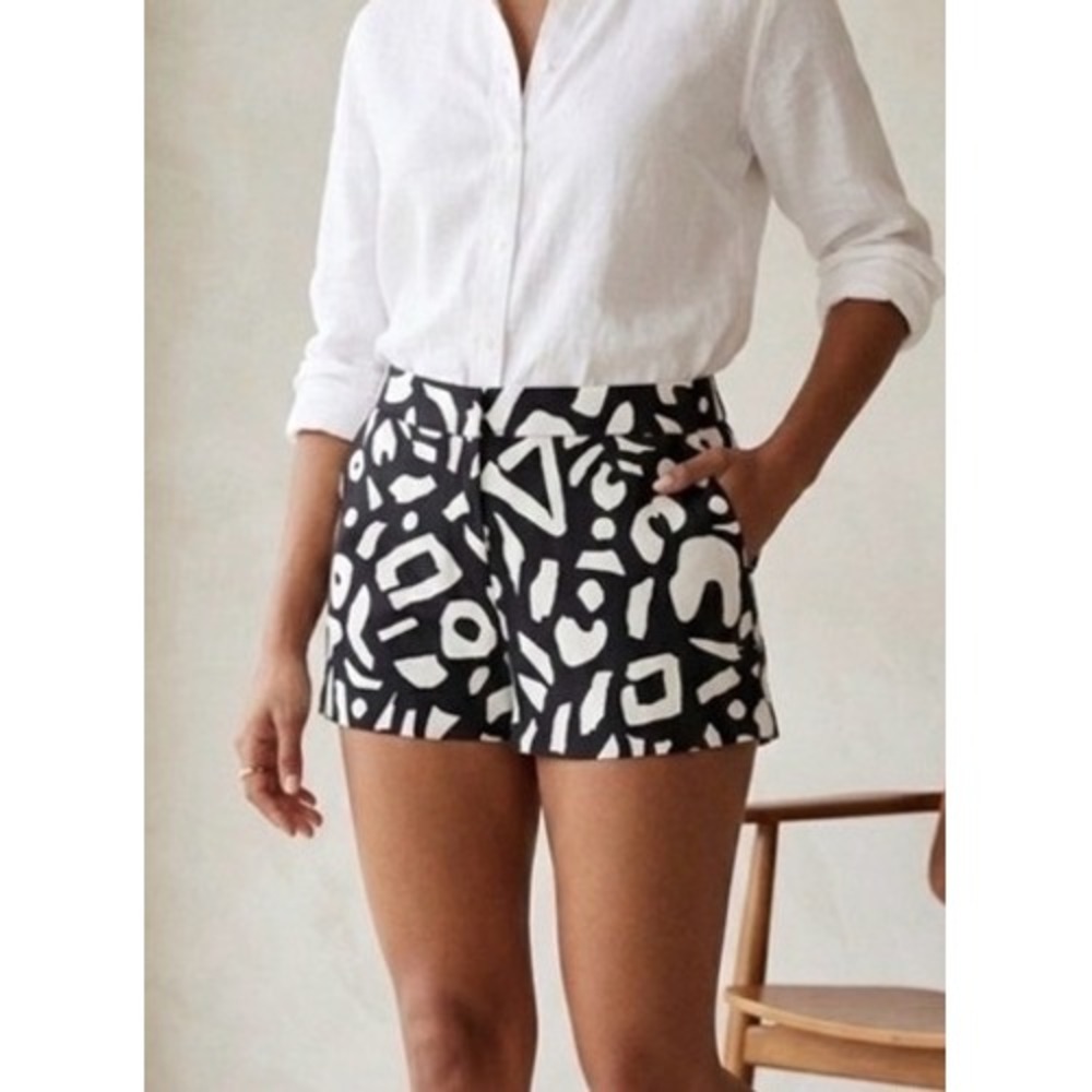 Alice & UO Black White Abstract Geometric‎ Print High Waisted Shorts Size 2